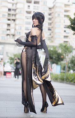 原神超话#罗莎莉亚##cos正片# -什么都可以商量,除了加班。 你想祈祷?请去找其他修女。假如遇到难以解决的麻烦,再来找我。 出镜 @KONELA 摄影:@MirrorStudio风牙 .展开全文c