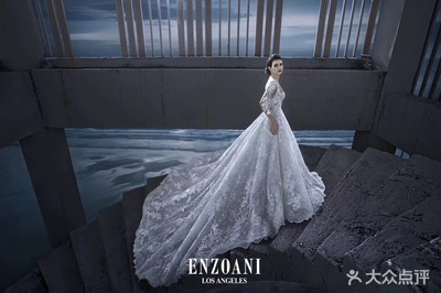 张薇薇高级婚礼婚纱定制